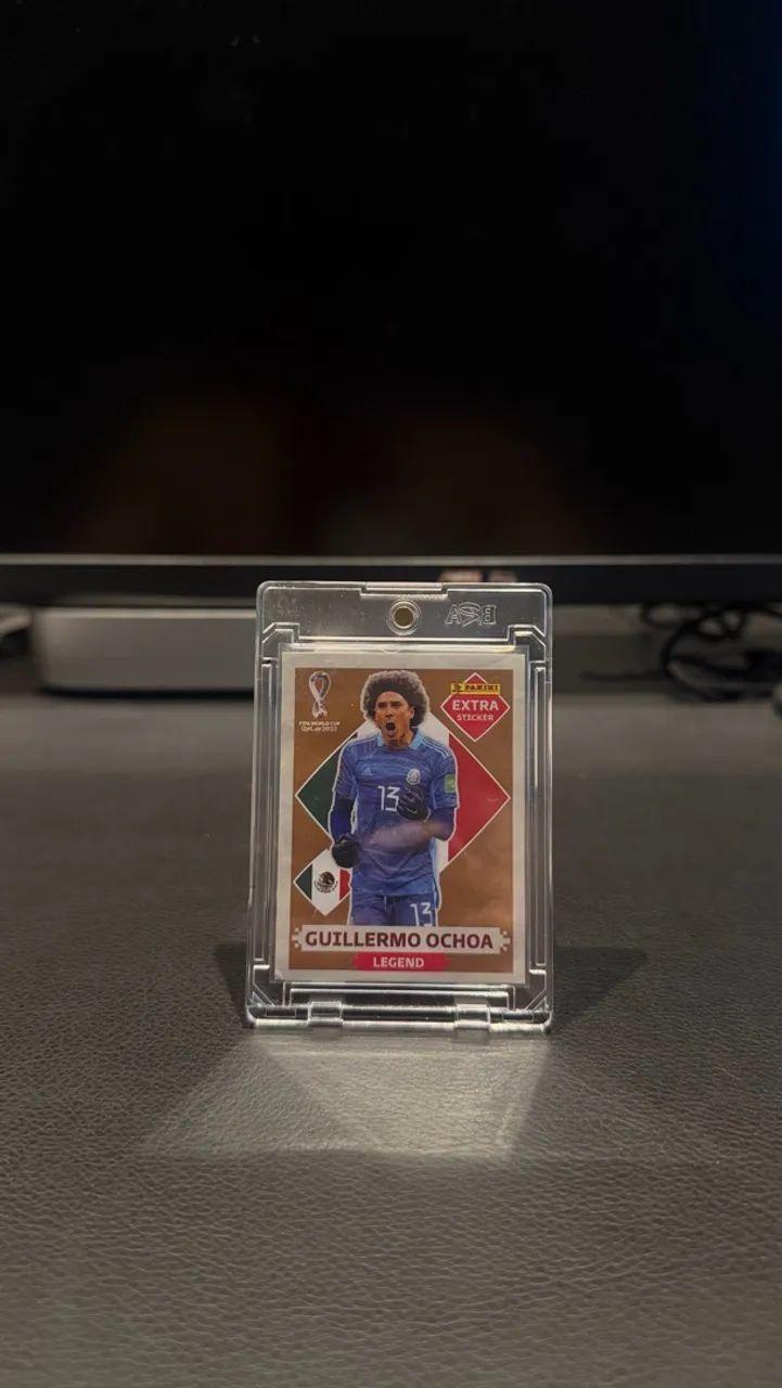 FIGURINHA LEGEND GUILLERMO OCHOA 2022 BRONZE