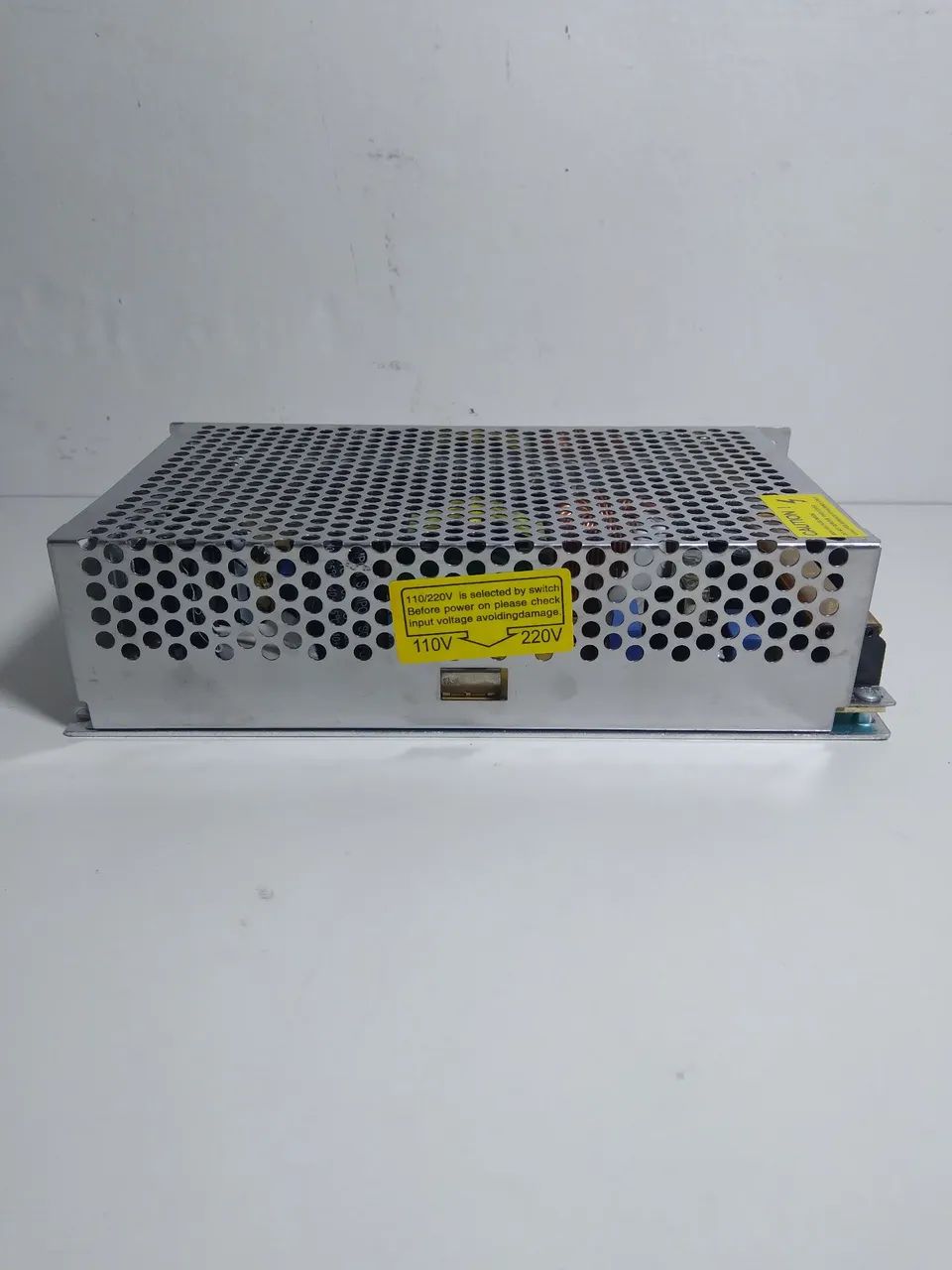 Fonte chaveada Dake 48V 5A nova - Foto 3