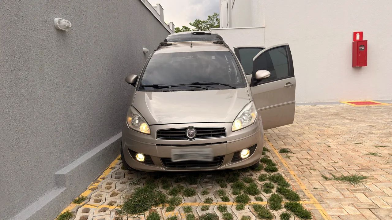 Fiat Idea Attractive 1.4 Fire Flex 8V 5P 2013