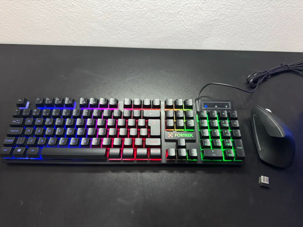 Teclado Gamer Fortrek e Mouse Ergonômico App Tech