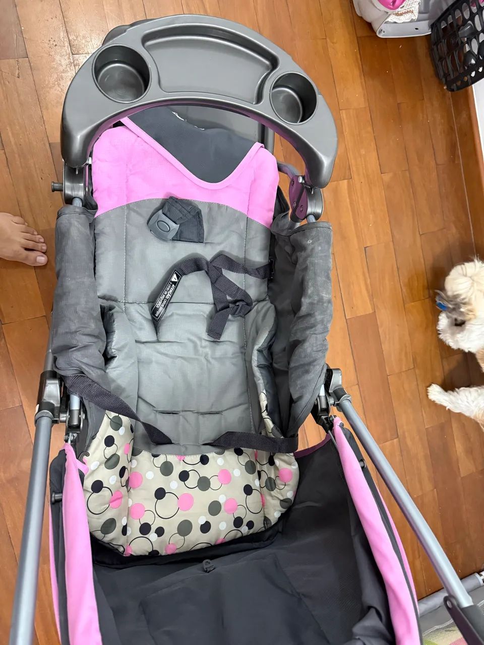 Carrinho de bebê Cosco rosa e cinza