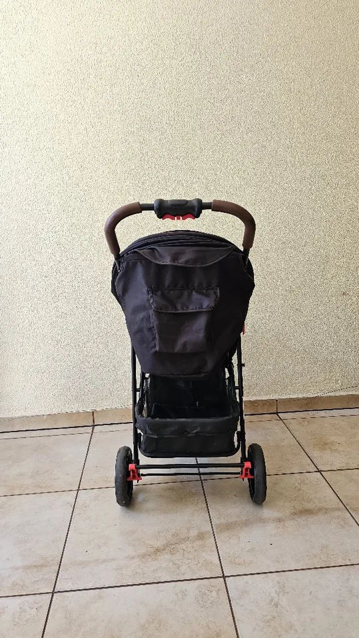VENDE-SE CARRINHO DE BEBÊ PRATICAMENTE NOVO  - Foto 4