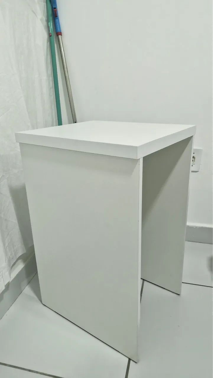 Small stool-style table65566199067138120