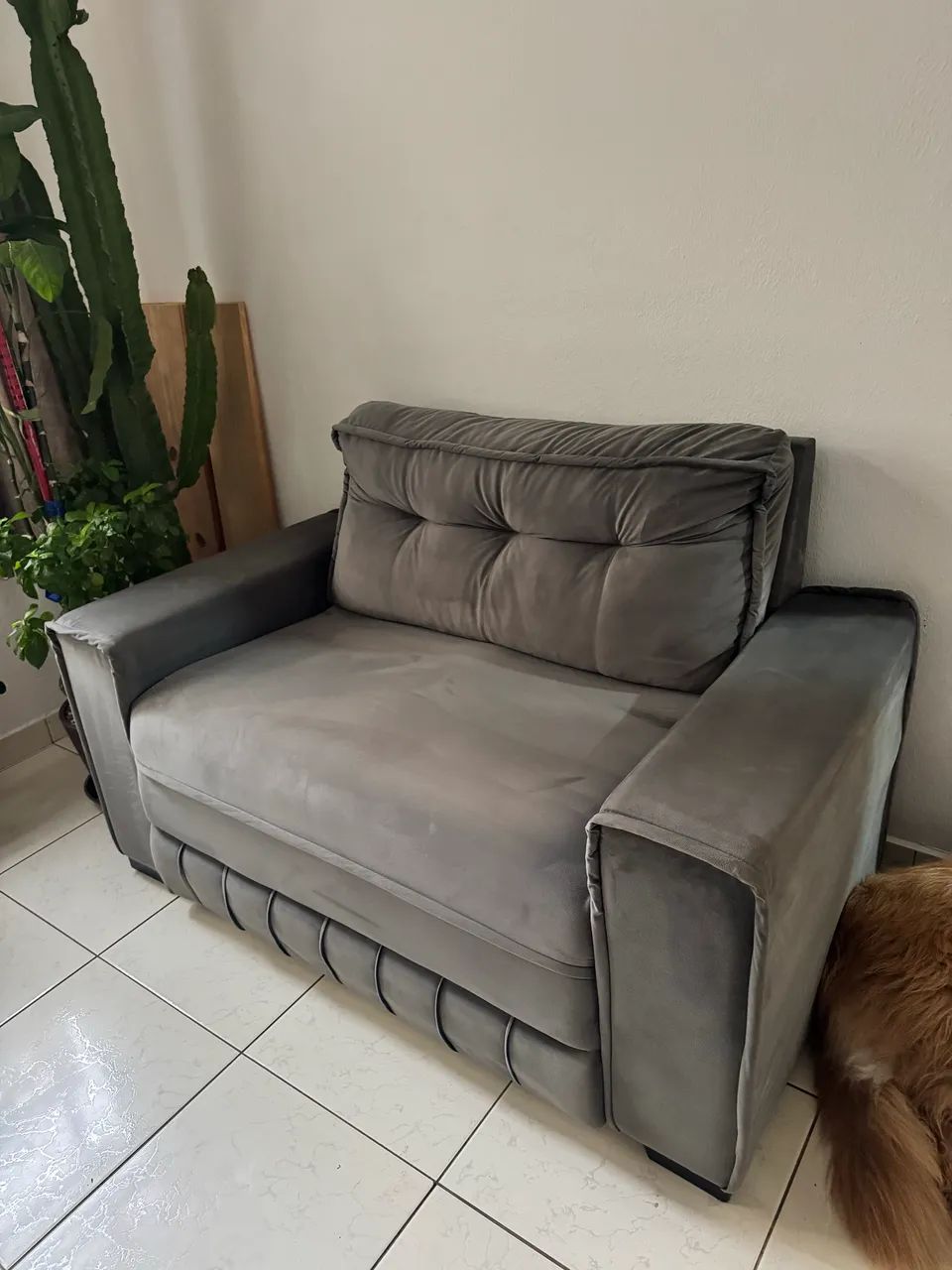 Sofa Suede 2 lugares Cinza - Foto 3
