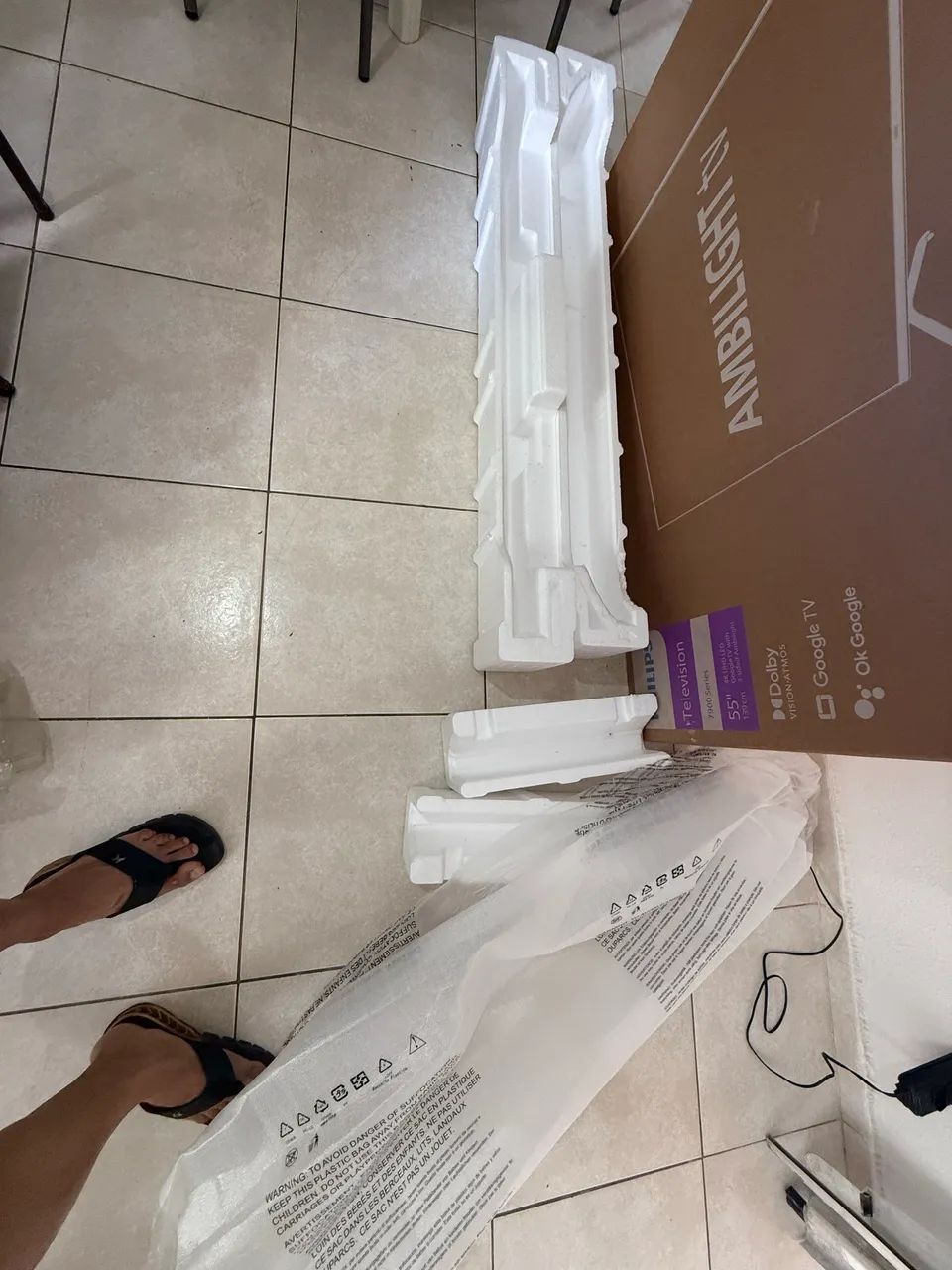 Vendo caixa par TV 55 polegadas Ambilight Phillips  - Foto 4