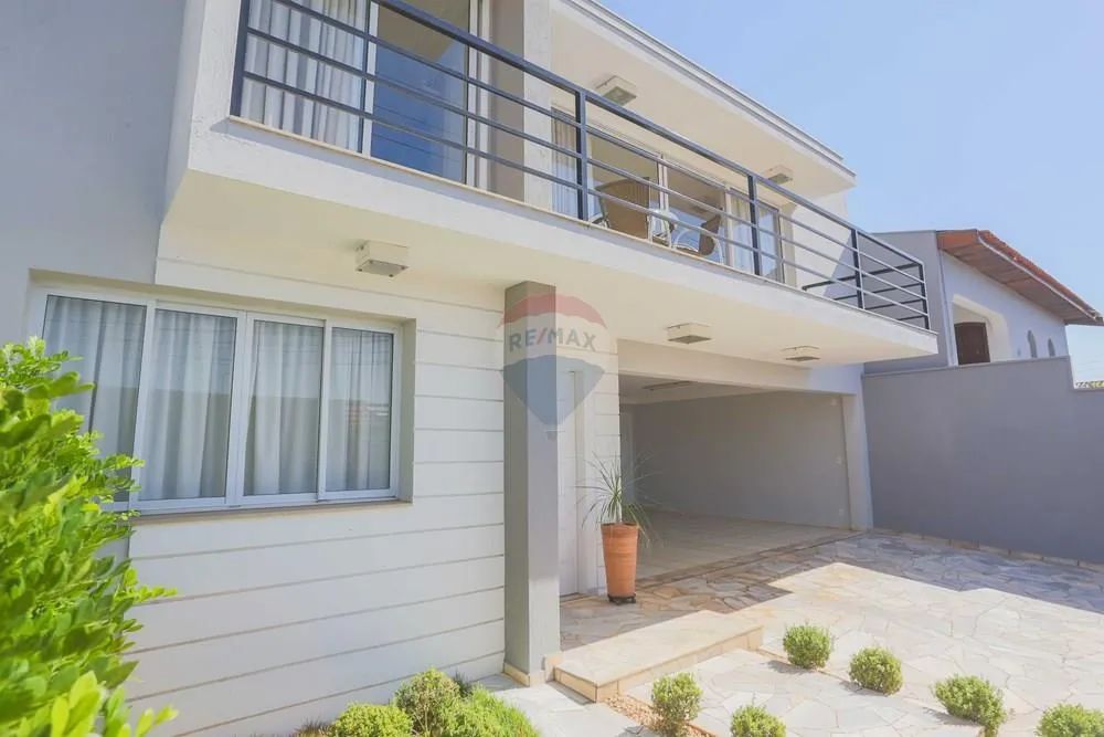 À Venda, casa com 4 quartos, 2 suítes e área de lazer completa! - Foto 5