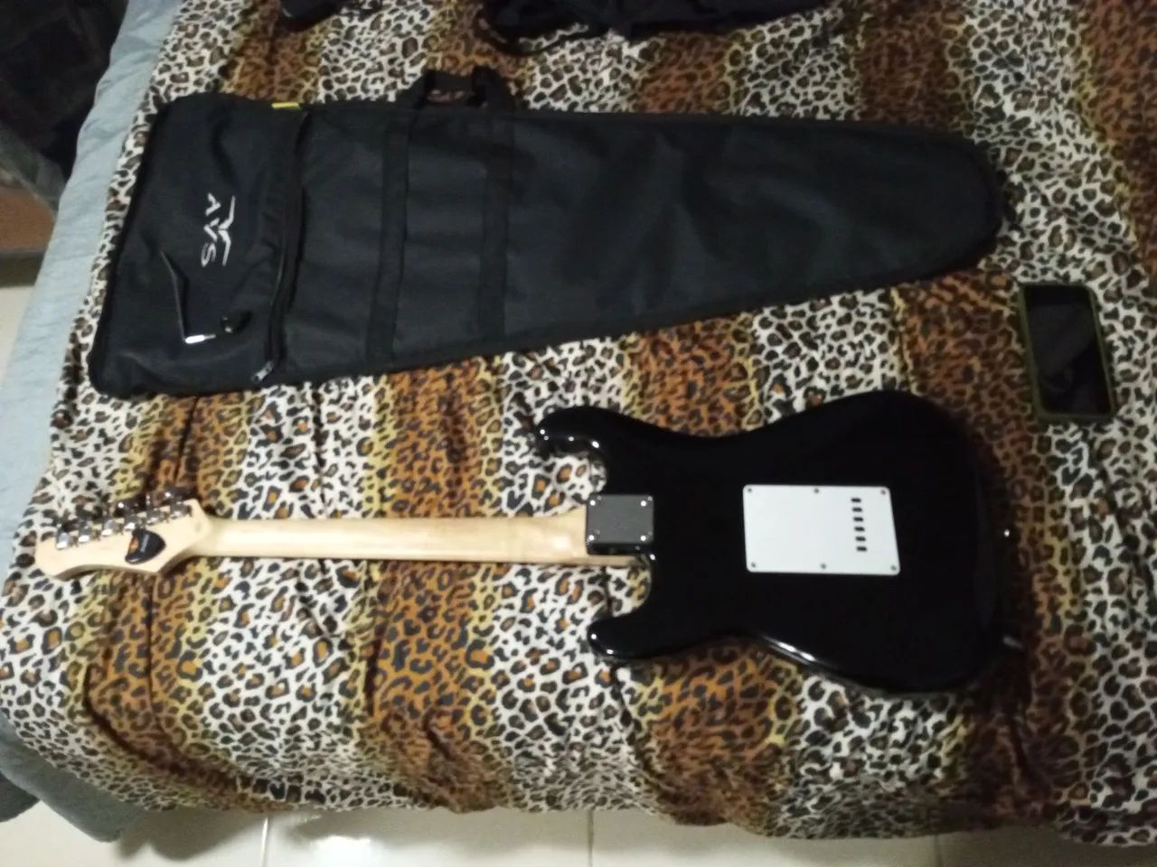 Guitarra stratocaster - Foto 2
