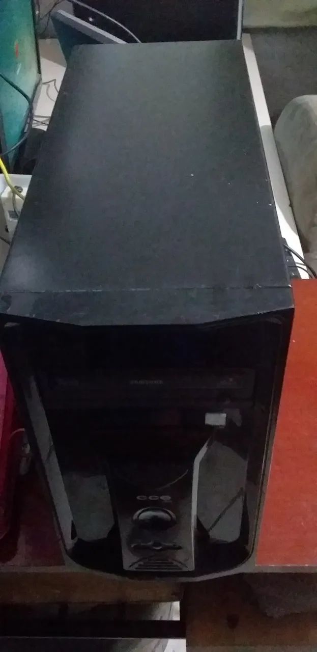 vendo torre de computador usada com processador intel atom - Foto 4