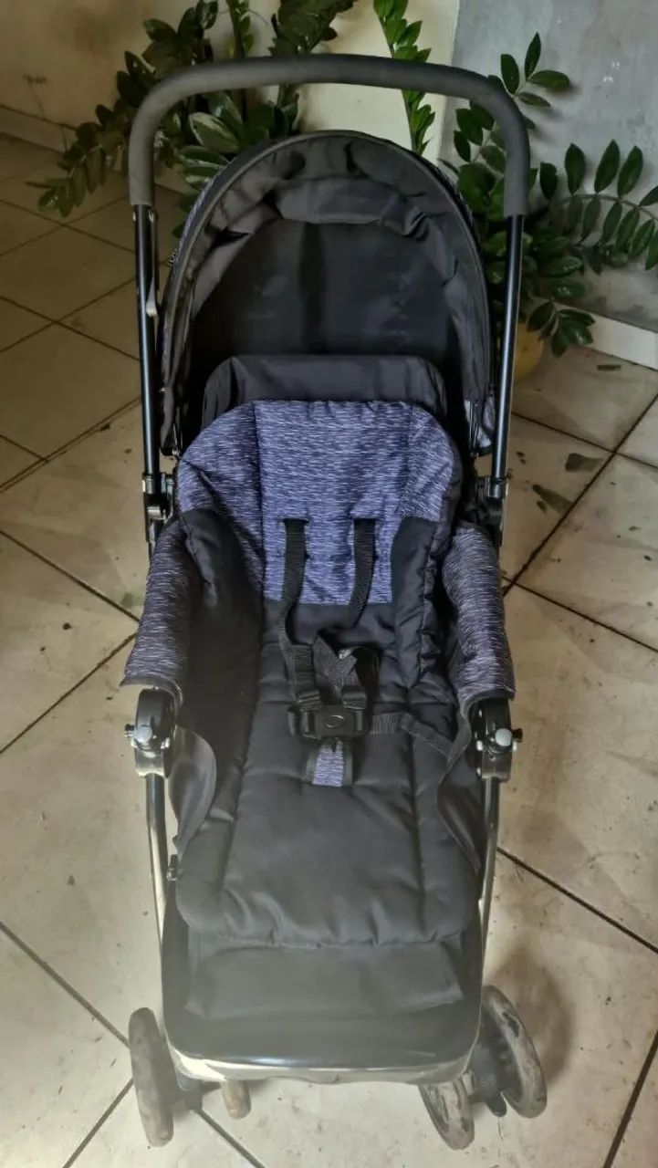 Carrinho de bebê + bebê conforto 300,00  - Foto 2