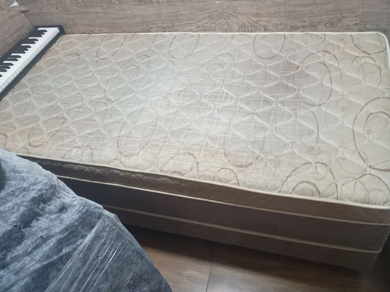 Vendo cama box solteiro  - Foto 3