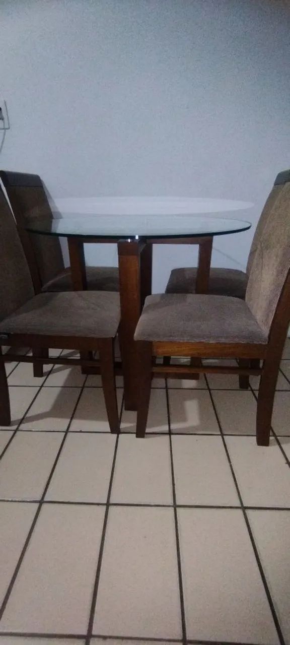 Mesa de madeira com tampo de vidro  - Foto 3
