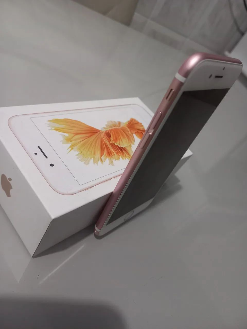 Apple iPhone 6s 32GB ローズゴールド 本体 iPhone 6s 32GB Original Rose Gold + Caixa e Acessórios - Único