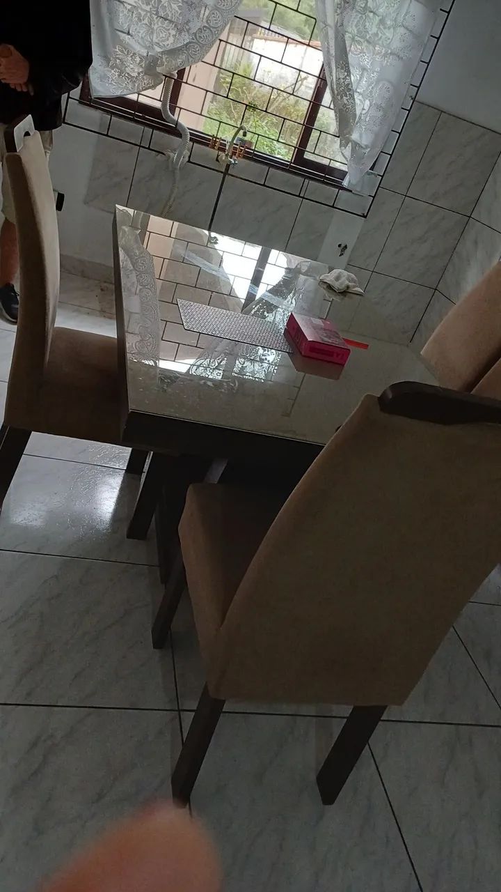 Vendo Mesa tampo de vidro 