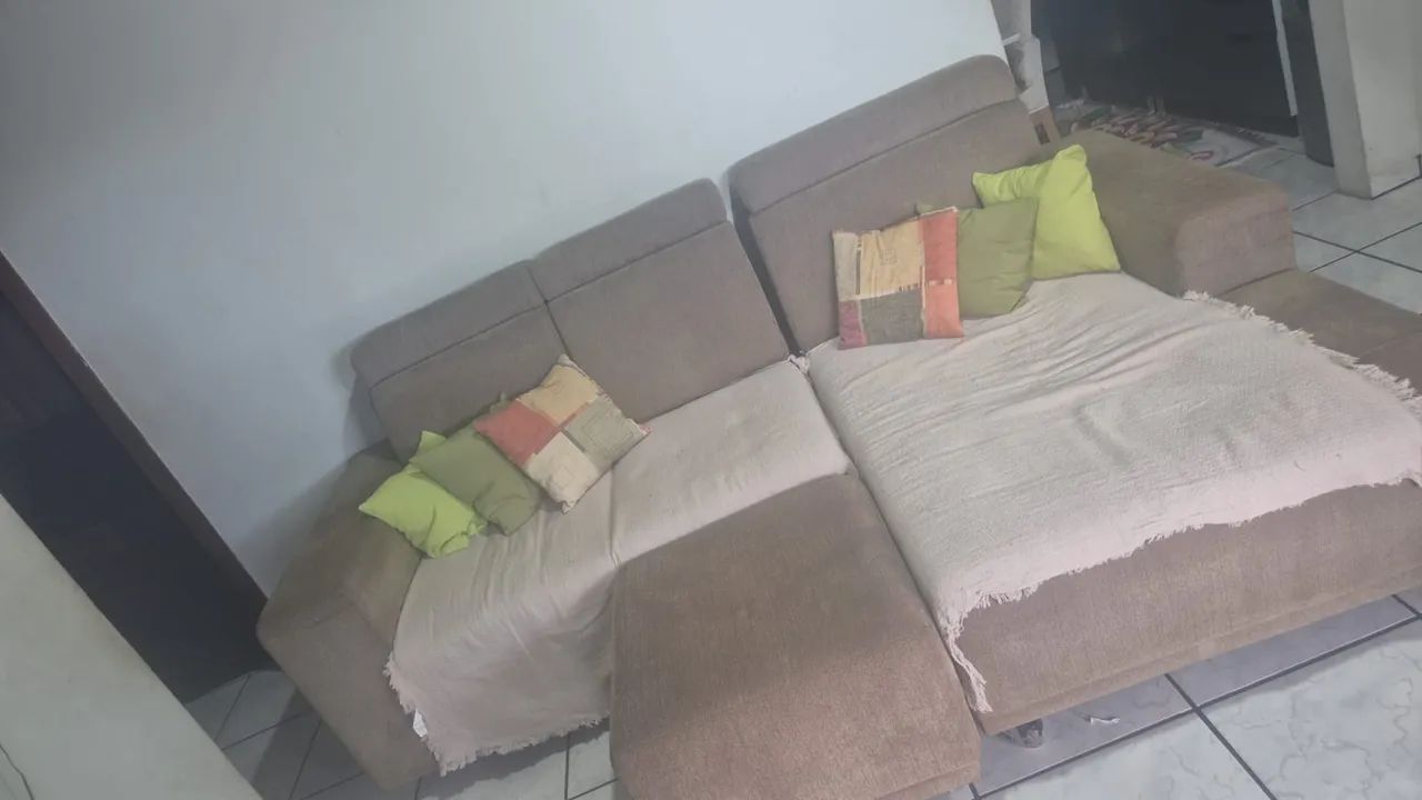 sofá retrátil marrom  - Foto 2