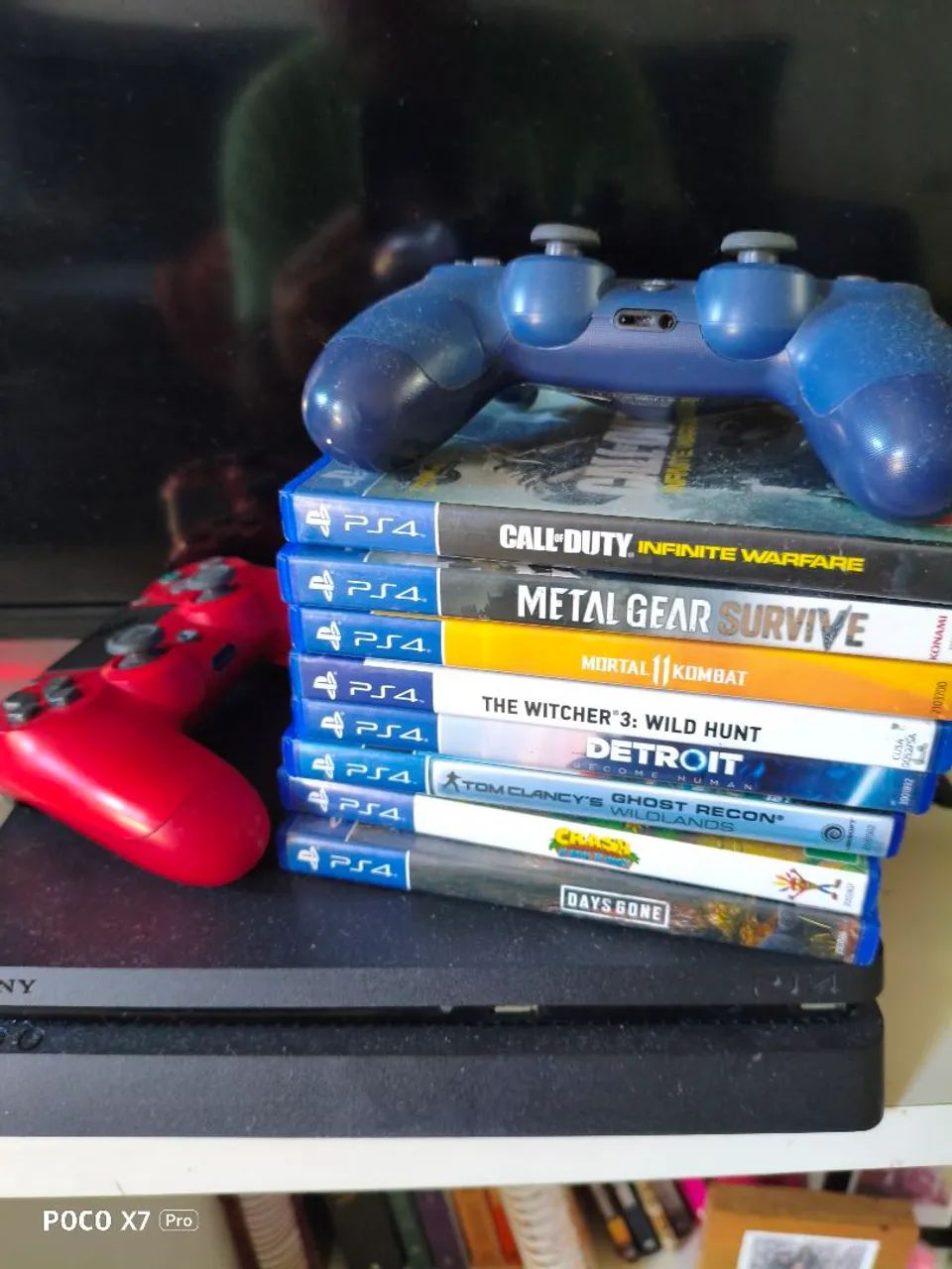 VENDO PS4 COM 8 JOGOS E DOIS CONTROLES!!