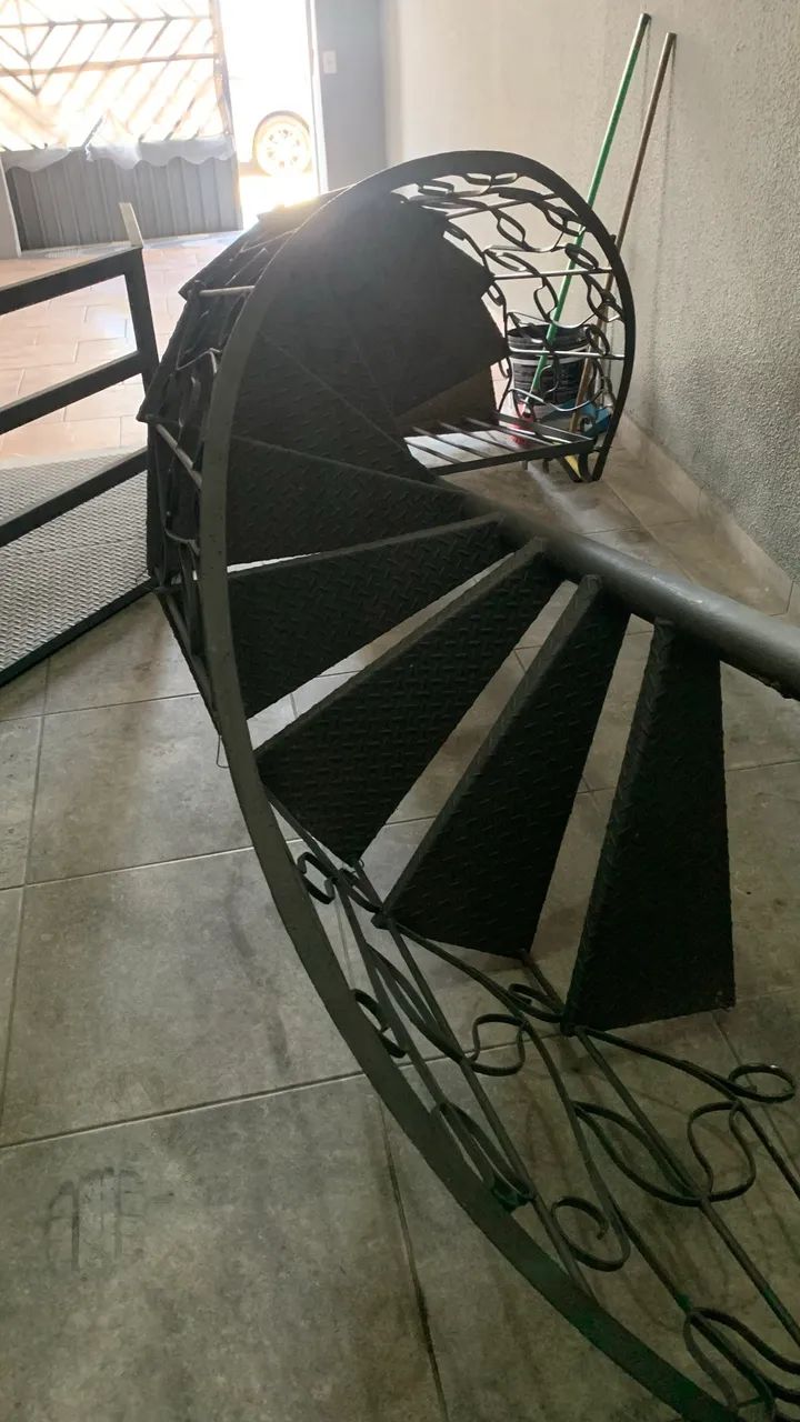 Escada Caracol em aço  - Foto 4