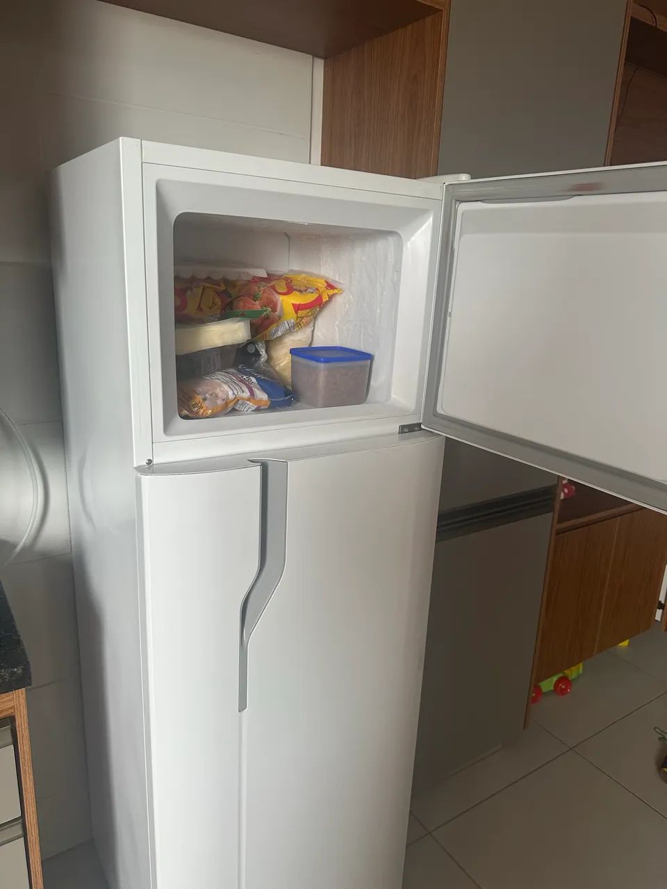 Geladeira Electrolux Duplex Frost Free - Excelente Estado - Foto 2
