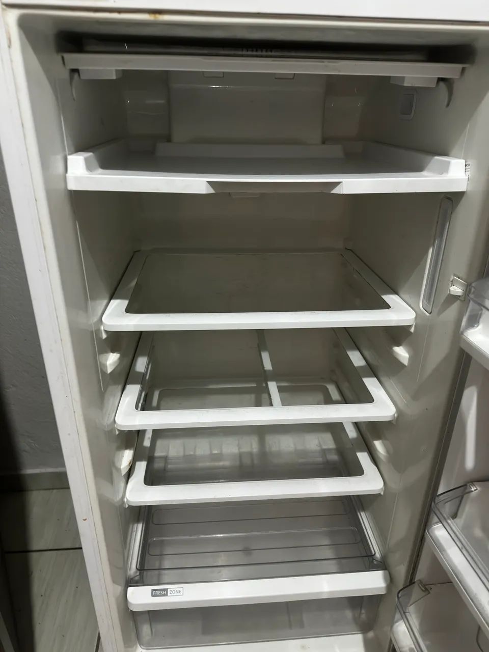 Geladeira Brastemp 400L semi nova  - Foto 5