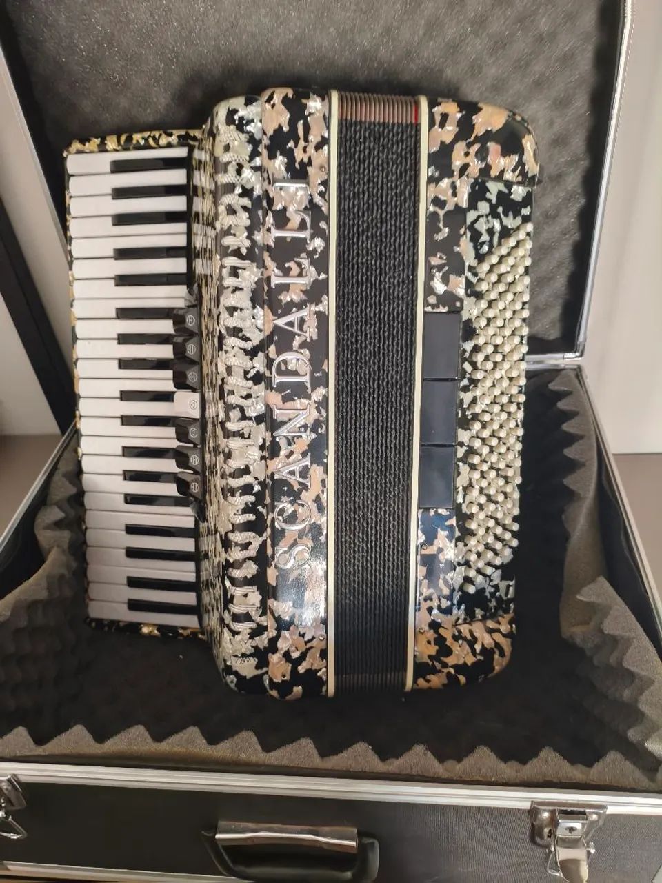 Acordeon nova na caixa - Foto 5