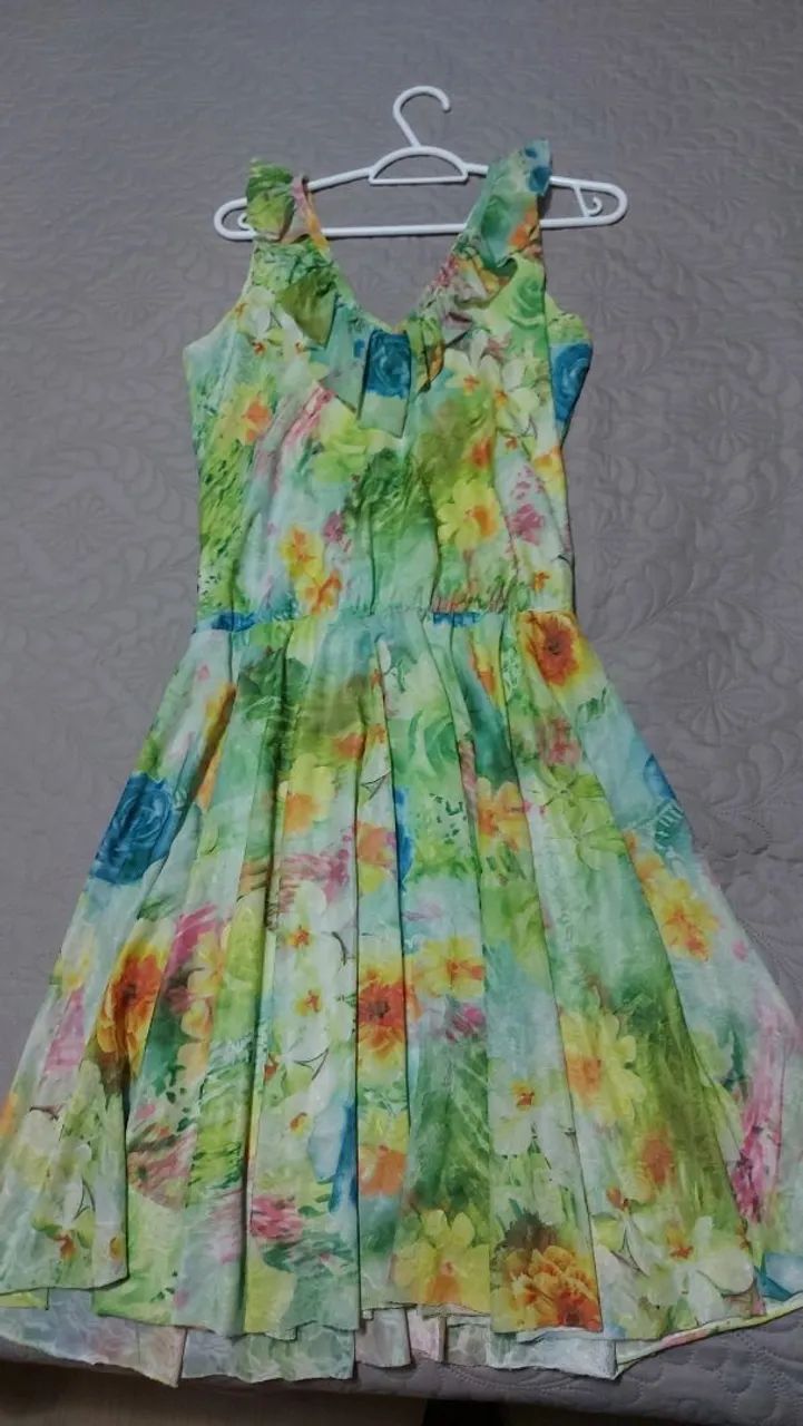 Vendendo vestido 