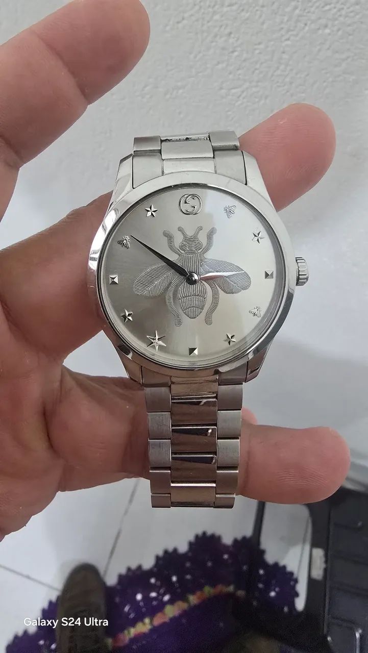 Relogio  gucci g-timeless abelha,prata