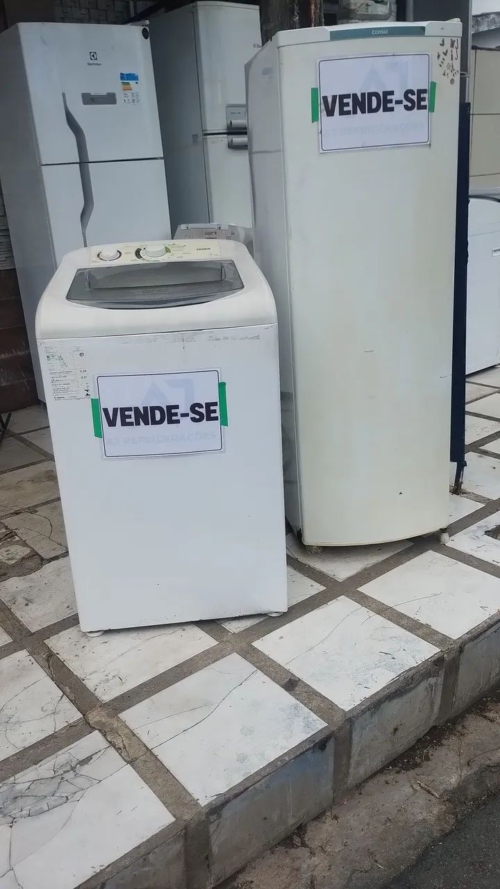 Geladeira e máquina 