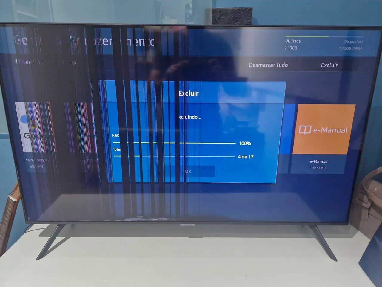 Vendo TV Samsung com defeito na tela