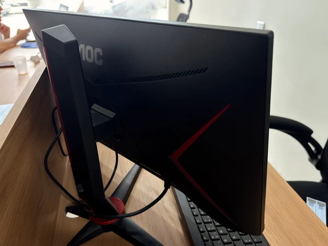 Monitor AOC hero 144hz 24p - Foto 3