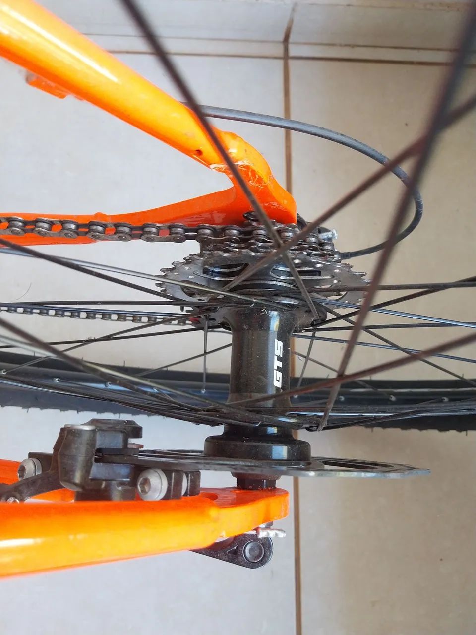 Vendo Bicicleta com 4 meses de uso - Foto 2
