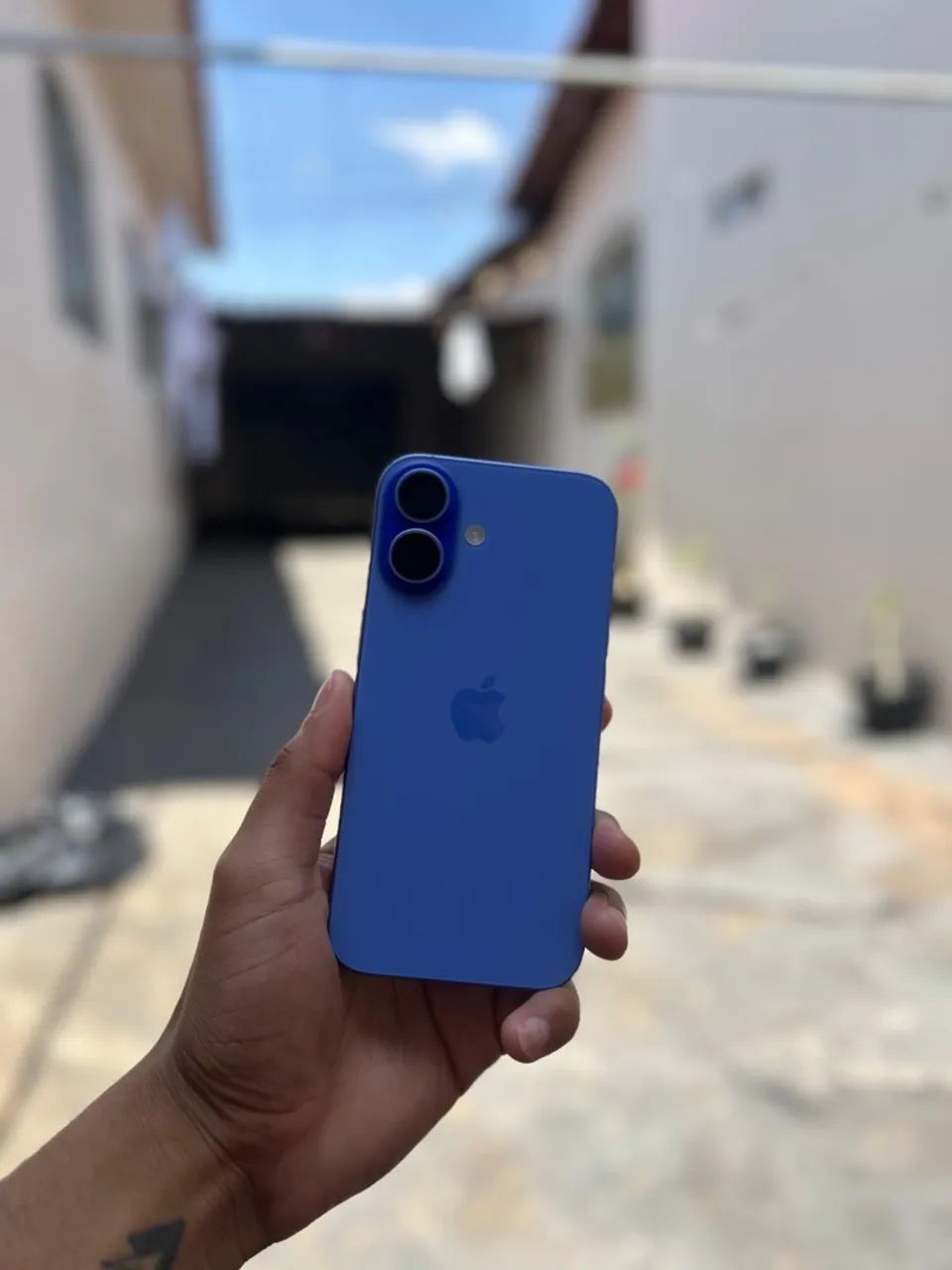 iPhone 16