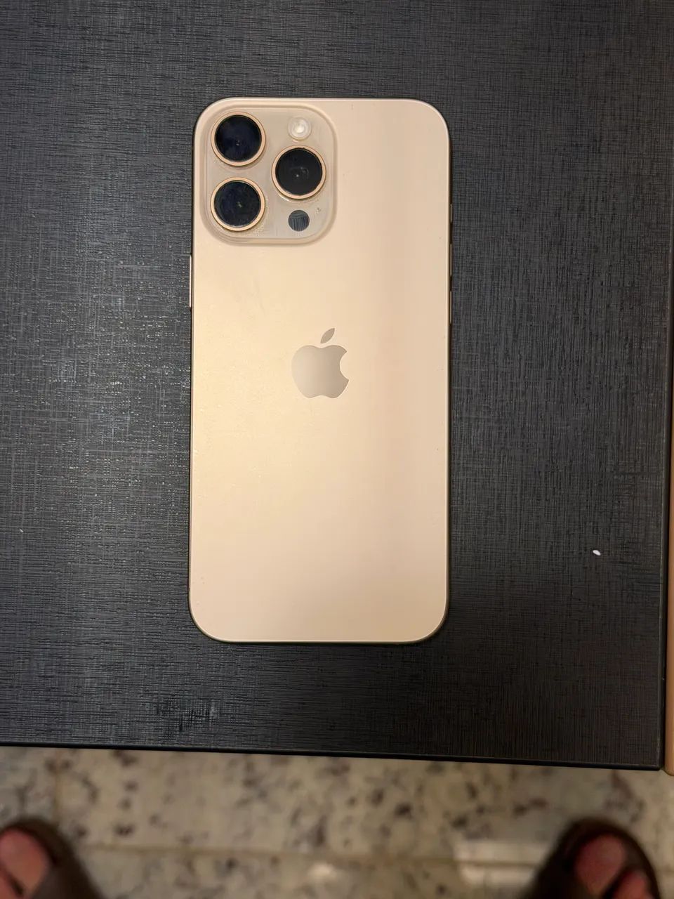 iPhone 16 pro max- Excelente estado Bateria 100% - Foto 2