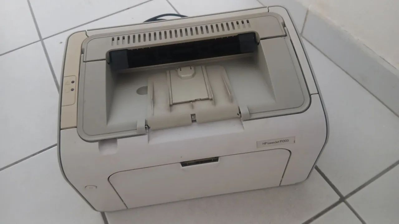 Impressora HP LASER JET P1005 com TONER
