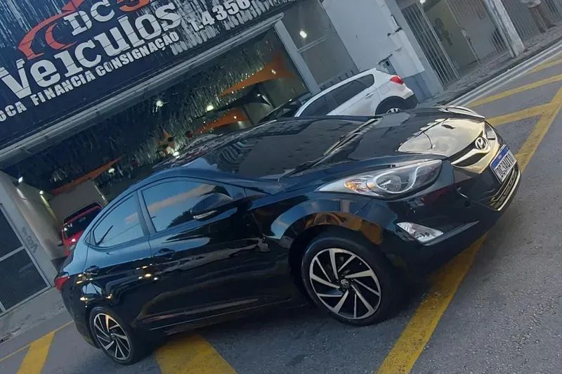 Hyundai Elantra GLS 1.8 16V 2013