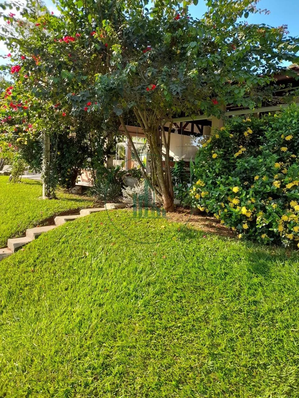 Linda Chácara 3.016m² com Piscina, Campo e árvores Frutíferas - Foto 5