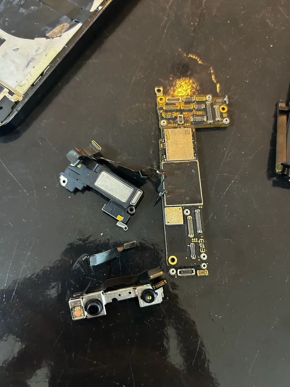 iPhone 12 Pro azul quebrado 