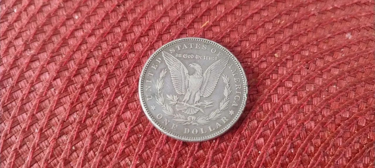 Moeda de prata de 1 Dólar antiga