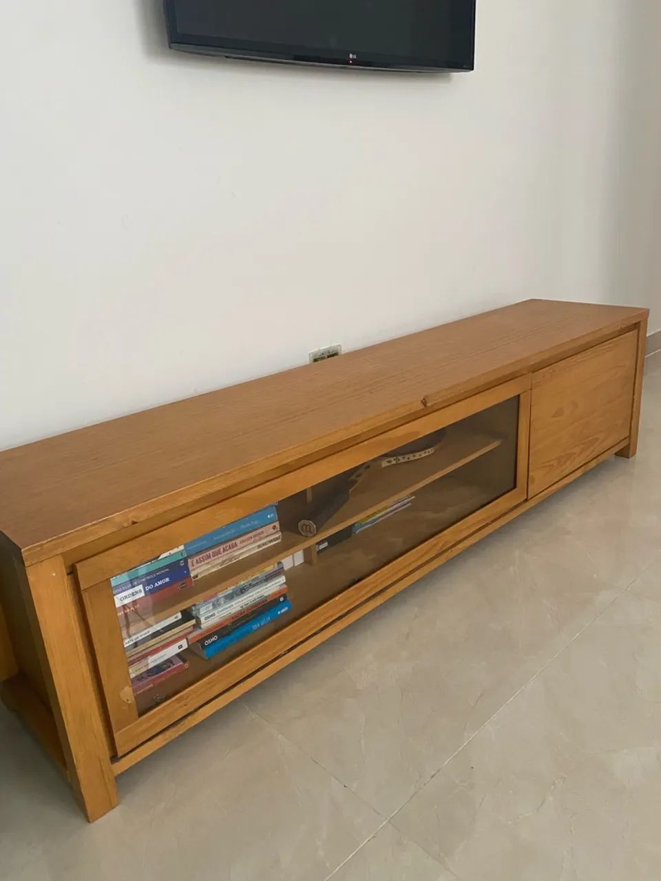 Rack amadeirado Tokstok 