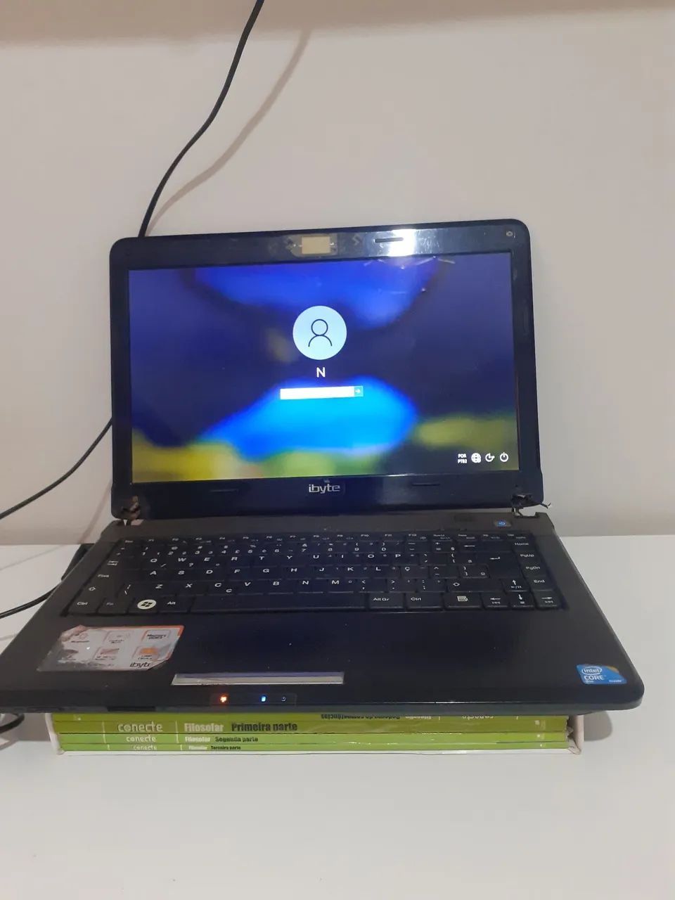 Notebook usado formatado com carcaça quebrada - Foto 2