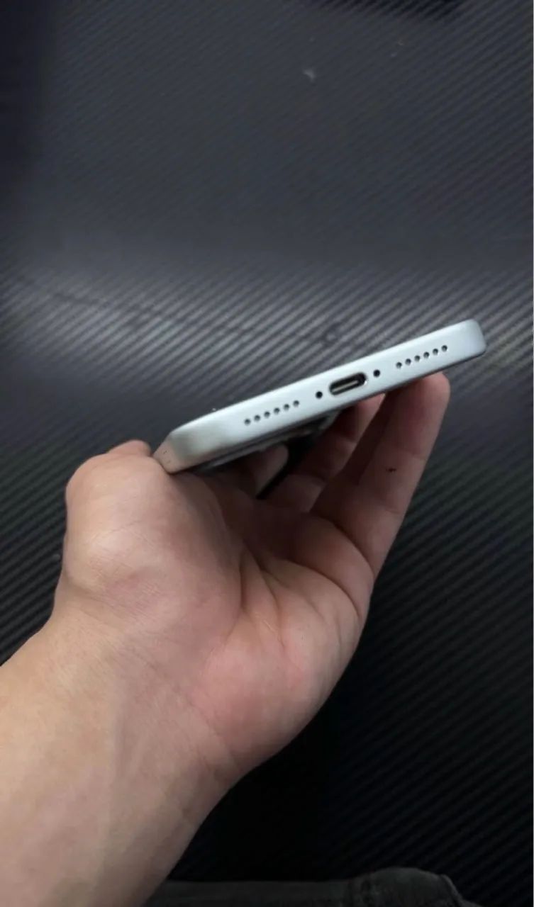 Carcaça iphone 17 Pro Max de chip branco  - Foto 2