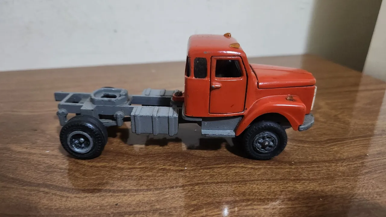 VOLVO A25D ミニカー 1/50 スケール Volvo: Caminhão Fora de Estrada