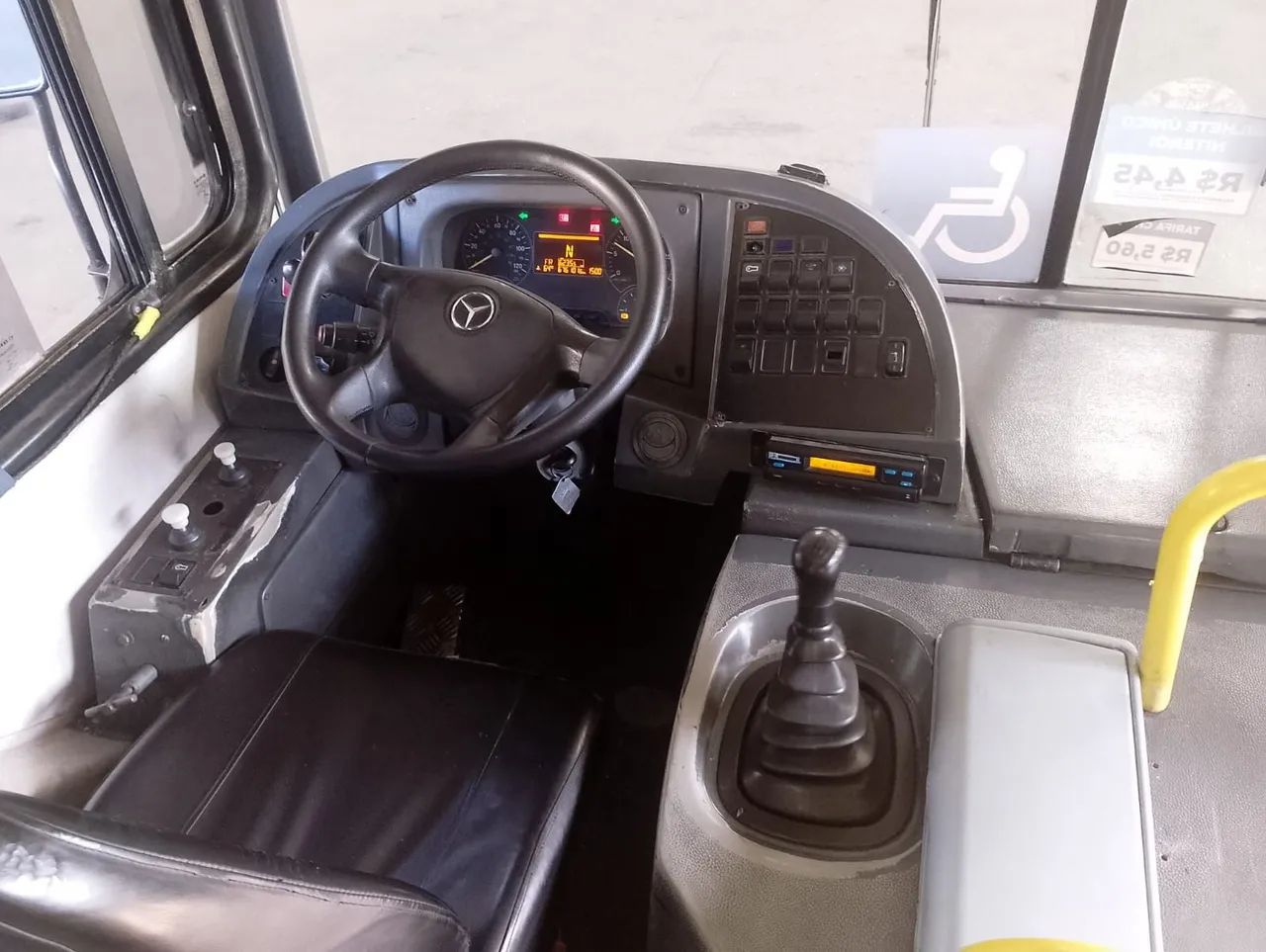 Caio Apache ano 2015 Mercedes 1519 com 37 lugares,ar condicionado  - Foto 8