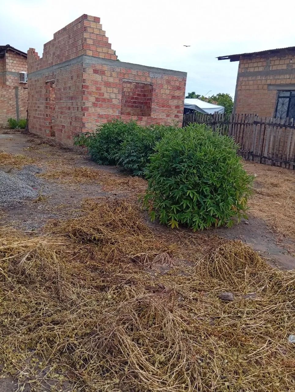 Vende-se um terreno com uma construção  - Foto 5