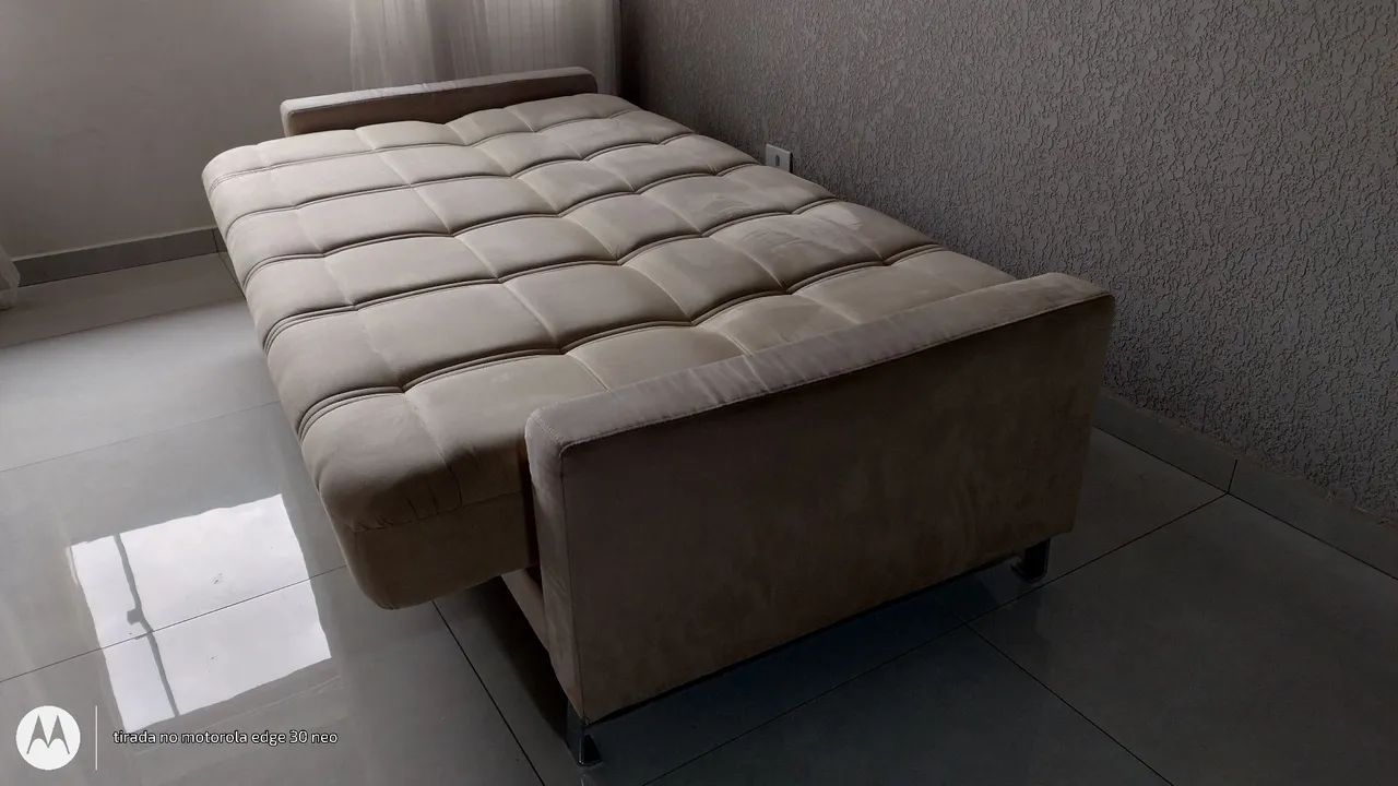 Vendo sofá/cama em excelente estado. 65581375117059125