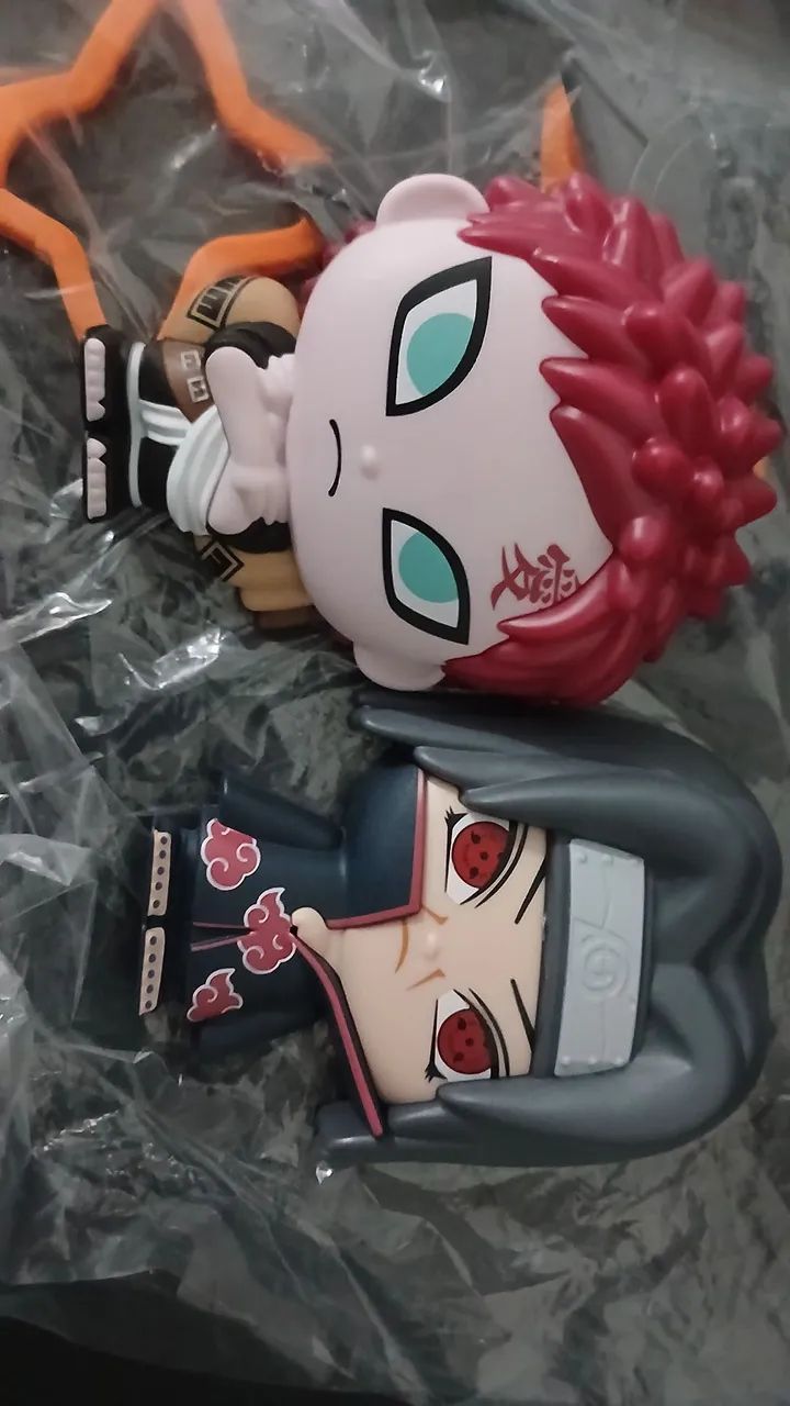 Bonecos itachi  e gaara  burguer king 