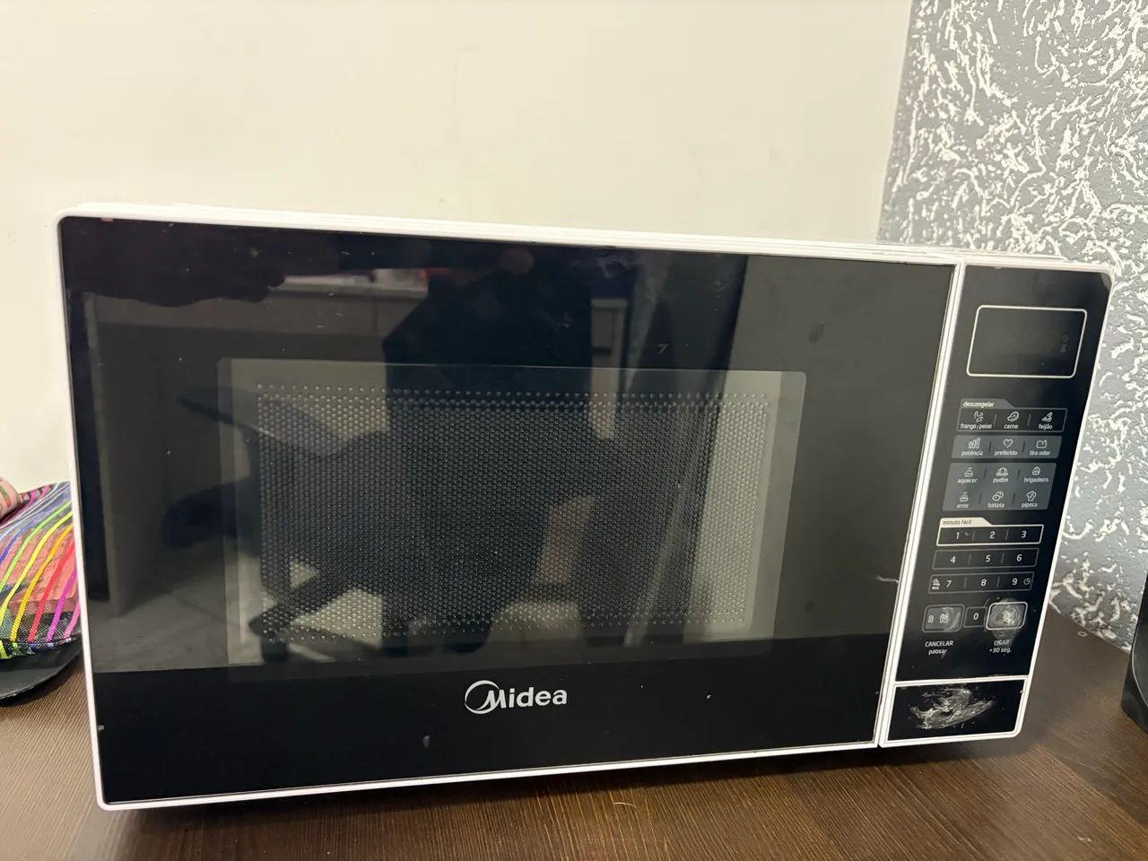 Microondas Midea 22L