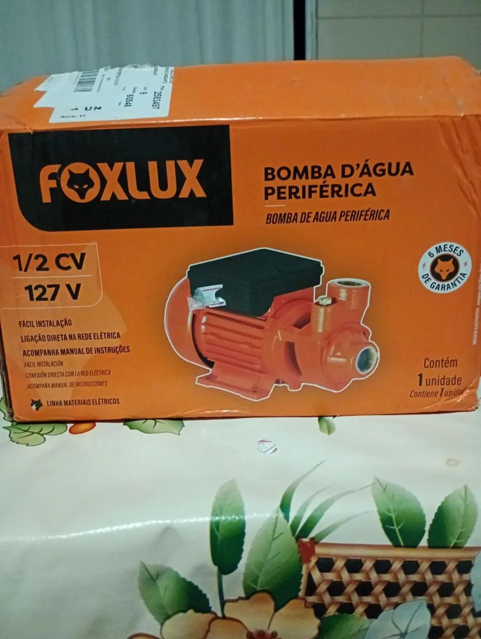 Bomba d'agua e boia de nível.