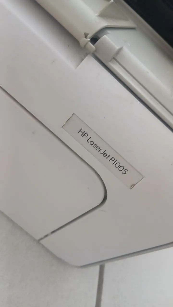 Impressora HP LASER JET P1005 com TONER - Foto 3