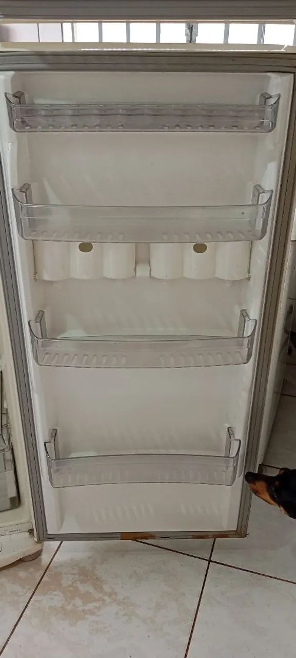GeladeiraFrost Free, 110 V e modelo BRM380A. - Foto 2