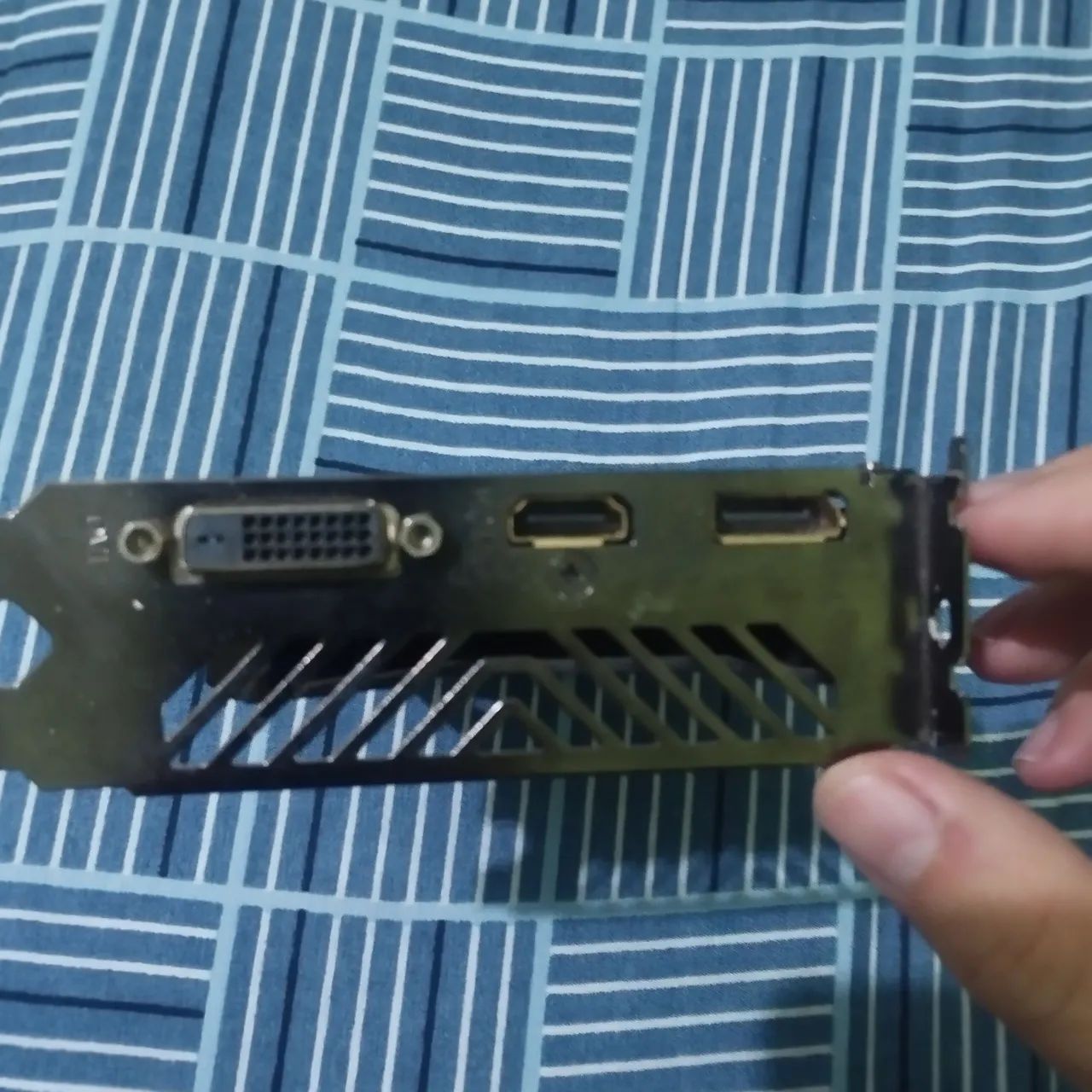 Rx 550 2gb Gigabyte  - Foto 3