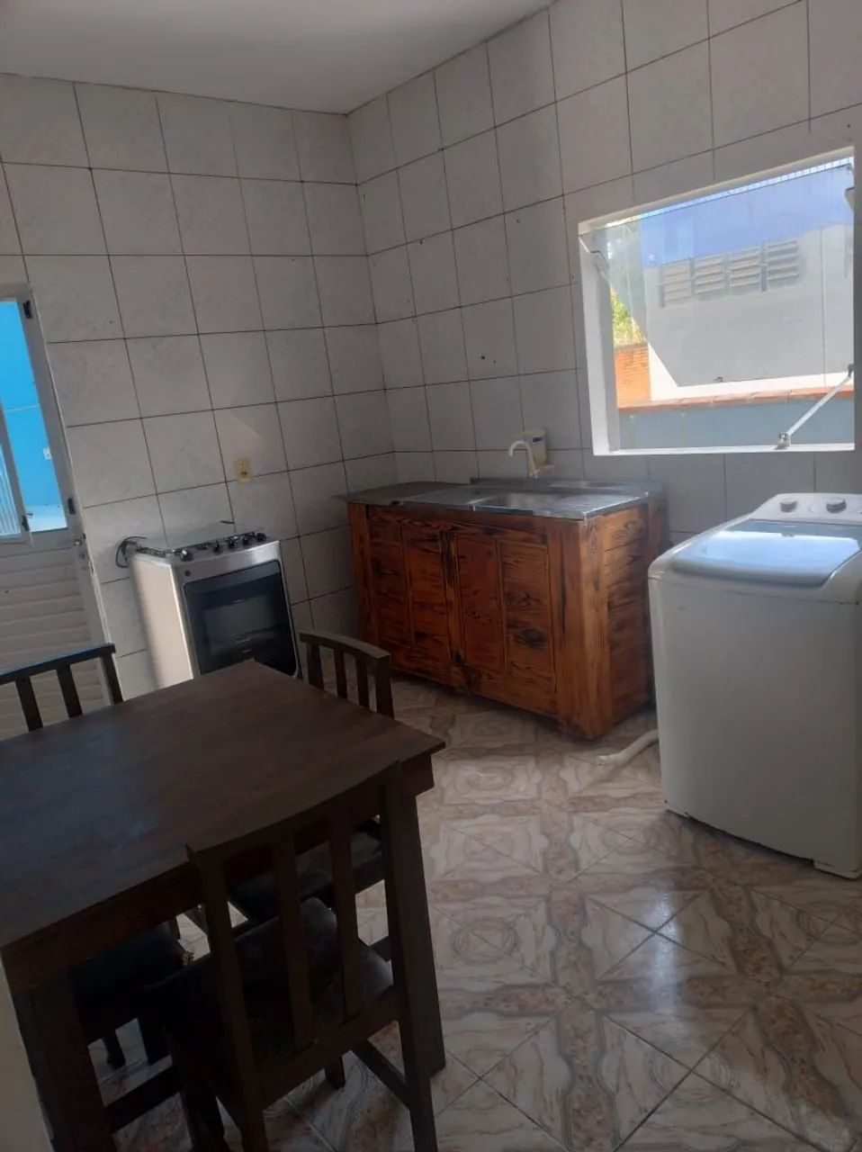 Alugo Kitnet 2 quartos sala cozinha conjugada 